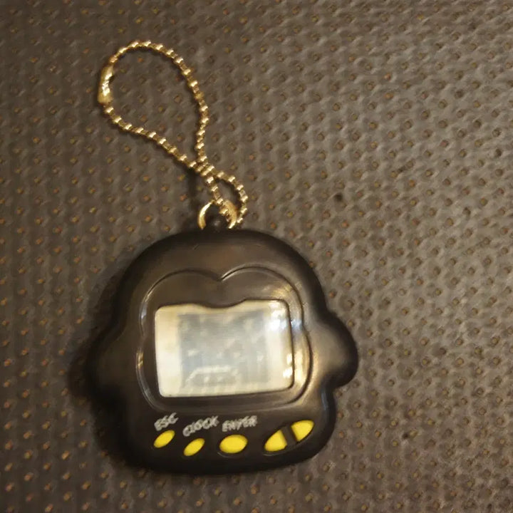 [BUNJANG] Vintage Mini Game Console Keychain / 빈티지게임기 키링 열쇠고리 미니게임 빈티지데코악세사리 인테리어소품 빈티지소품UU