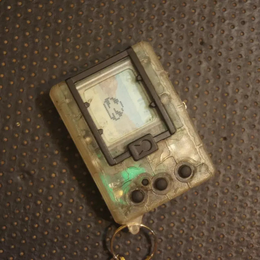 [BUNJANG] Vintage Mini Game Machine Keychain / 빈티지게임기 키링 열쇠고리 미니게임 빈티지데코악세사리 인테리어소품 빈티지소품UU