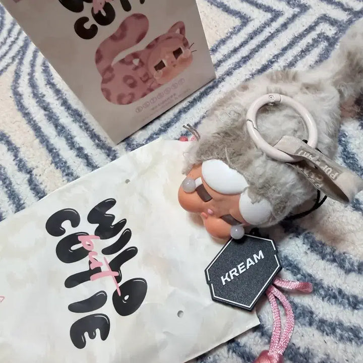 [BUNJANG] Pop Mart Crybaby Wild but Cute Series Vanilla Cat Figure / 팝마트 크라이베이비 와일드 벗 큐티 시리즈 바닐라 냥이