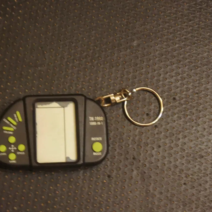 [BUNJANG] Miniature Vintage Game Console Keychain / 빈티지게임기 키링 열쇠고리 미니게임 빈티지데코악세사리 인테리어소품 빈티지소품UU