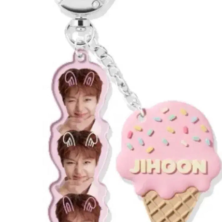 [BUNJANG] Park Ji Hoon Baskin Robbins Agungppang Tanghulu Keychain / 박지훈 배스킨 아궁빵 탕후루 키링