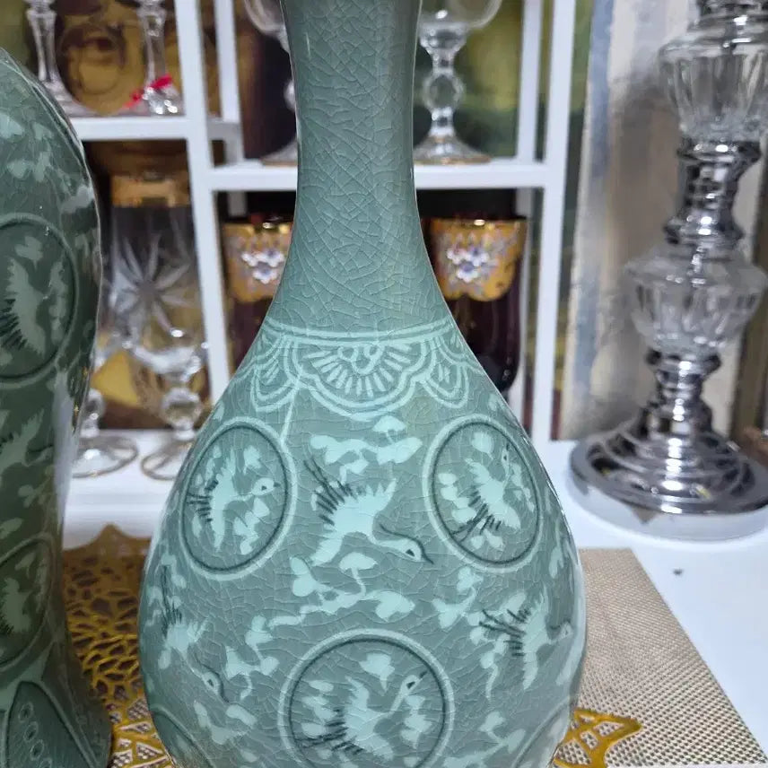 [BUNJANG] Celadon Vase with Inlaid Crane and Cloud Design (Set of 2) / 청자 상감운학문 매병2