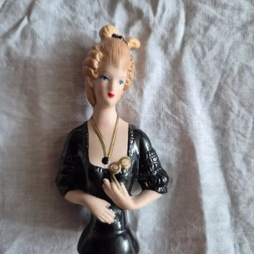 [BUNJANG] Vintage Lady Half-Doll Figurine / 빈티지 여성 인형 장식 하프돌