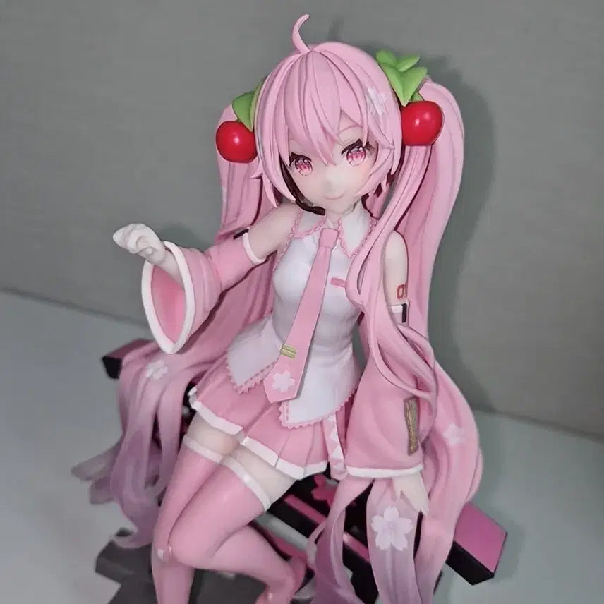 [BUNJANG] Vocaloid Hatsune Miku Sakura Miku Lantern Figure / 보컬로이드 하츠네 미쿠 사쿠라 벚꽃 미쿠 연등 피규어 미소녀