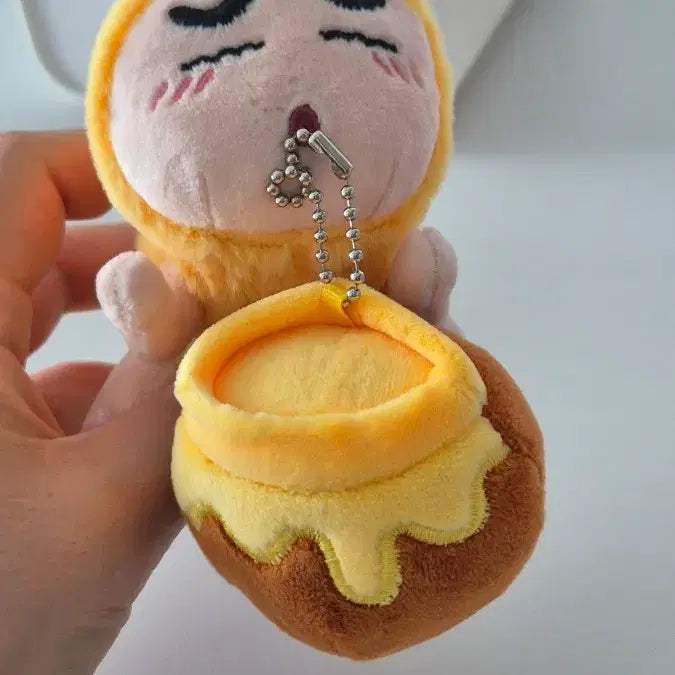 [BUNJANG] Crayon Shin-chan Bee Honey Pot Magnet Keychain Set - Rare Item / 짱구 꿀벌 자석 인형 세트 키링 레어템 희귀템