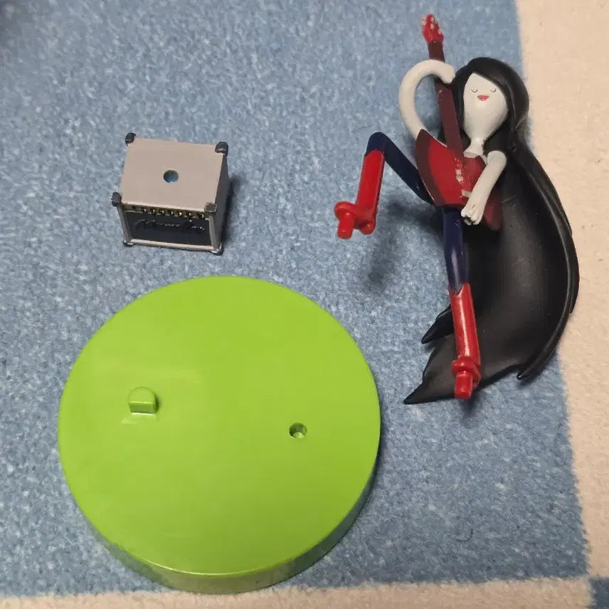 [BUNJANG] Adventure Time Marceline Tin Case Figure / 어드벤처타임 마르셀린 마셀린 틴케이스 피규어 버블검