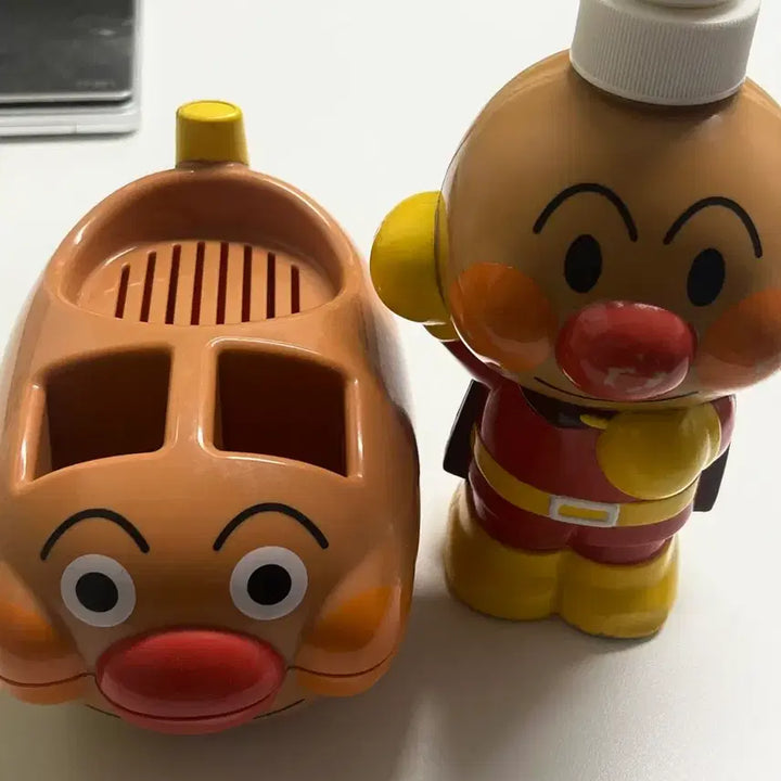 [BUNJANG] Vintage Anpanman Dispenser Soap &amp; Toothbrush Holder Set / 고전 호빵맨 디스펜서 비누거치대 칫솔거치대 집꾸템