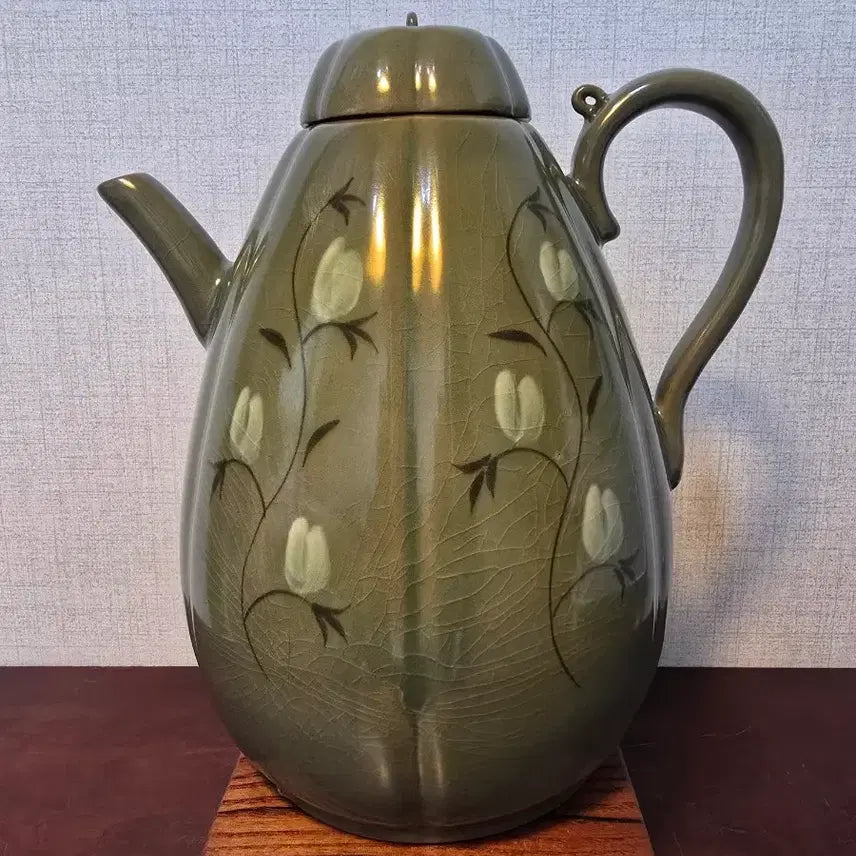 [BUNJANG] Goryeo Dynasty Celadon Melon-Shaped Ewer with Inlaid White Slip Decoration / [개성 도자기] 청자 백화문 참외골 주전자