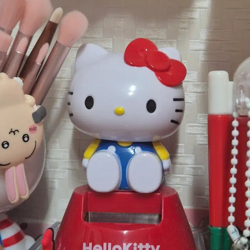 [BUNJANG] Hello Kitty Moving Figure / 움직이는 헬로키티 피규어
