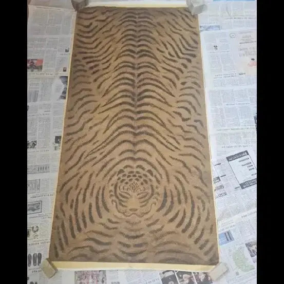 [BUNJANG] Large Traditional Korean Folk Painting "Tiger Skin" (Hophido) - Approx. 149x73cm / 대형 전통 민화 호피도 2