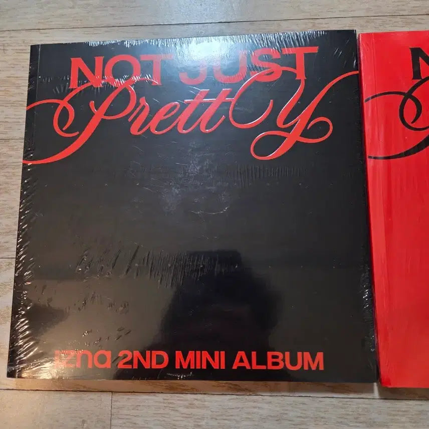 [BUNJANG] IZNA Not Just Pretty (Sealed) 2 Types Album / 이즈나 앨범 Not Just Pretty (미개봉) 2종