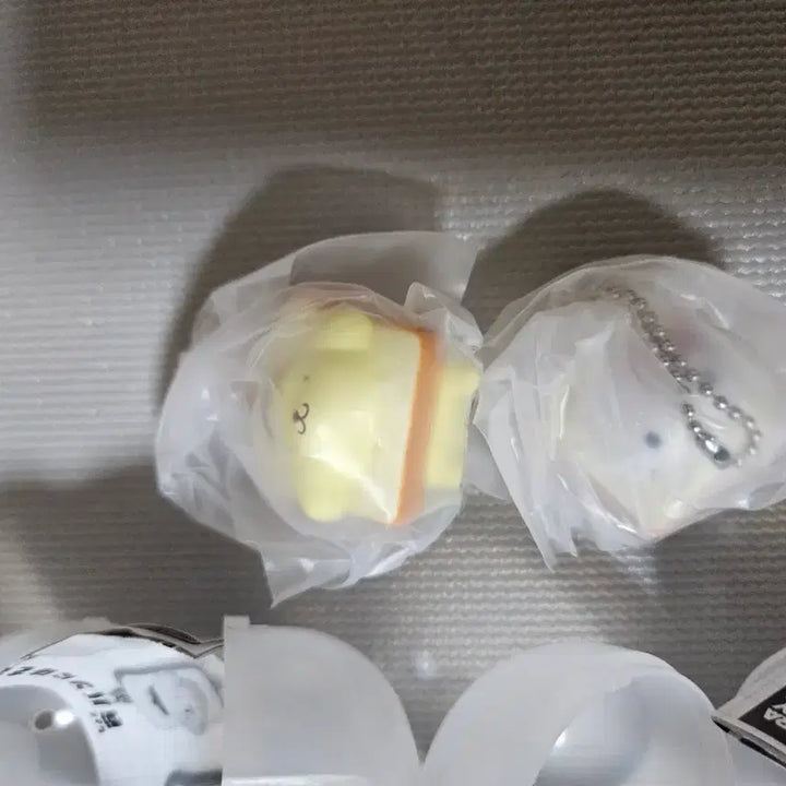 [BUNJANG] Sanrio Bread Gacha Kitty &amp; Pompompurin Bundle Set / 산리오 식빵 가챠 키티, 폼폼푸린 일괄판매
