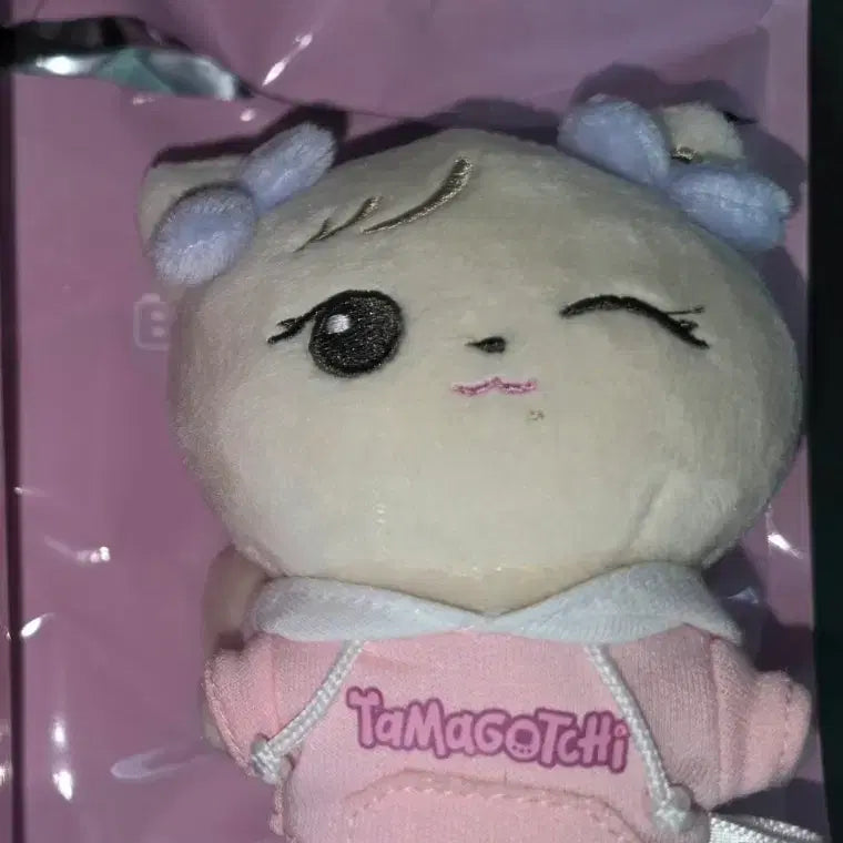 [BUNJANG] BLACKPINK x Tamagotchi Collaboration Rosie Plush Doll (Official) / 블랙핑크 데드라인 BLACKPINK x 다마고치 TAMAGOTCHI PLUSH 콜라보 MD Rosie 인형 희귀 지수 제니 리사 로제 포토카드 포카 공식 원가양도