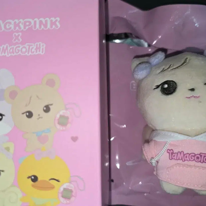 [BUNJANG] BLACKPINK x Tamagotchi Collaboration Rosie Plush Doll (Official) / 블랙핑크 데드라인 BLACKPINK x 다마고치 TAMAGOTCHI PLUSH 콜라보 MD Rosie 인형 희귀 지수 제니 리사 로제 포토카드 포카 공식 원가이하양도