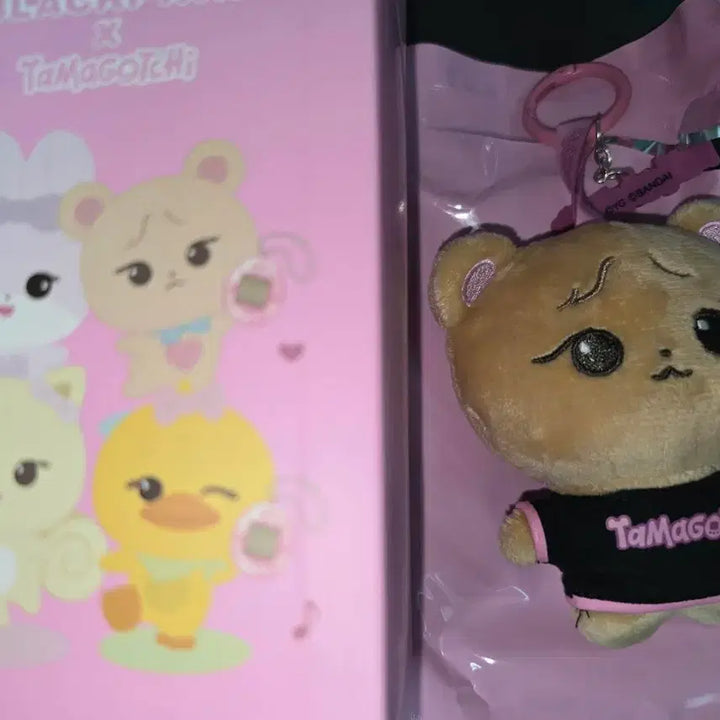 [BUNJANG] BLACKPINK x TAMAGOTCHI Collaboration GOMDEUKI Plush Doll Jisoo Jennie Lisa Rosé Photocard / 블랙핑크 데드라인 BLACKPINK x 다마고치 TAMAGOTCHI PLUSH 콜라보 MD 곰득 GOMDEUKI 인형 희귀 지수 제니 리사 로제 포토카드 포카 공식 원가양도
