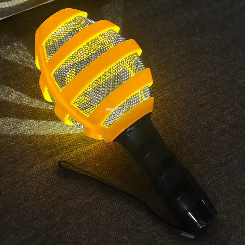 [BUNJANG] Block B Honey Stick Lightstick Signed / 블락비 꿀봉 싸인 응원봉 판매합니다