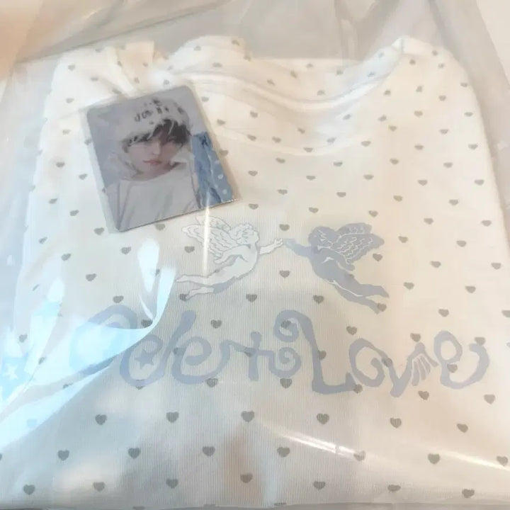 [BUNJANG] ODD TO LOVE O2LOVE Shanghai T-Shirt MD Ricko Photocard / 오드투러브 오투럽 상하이 티셔츠 MD 리쿠 포카 양도합니다 !