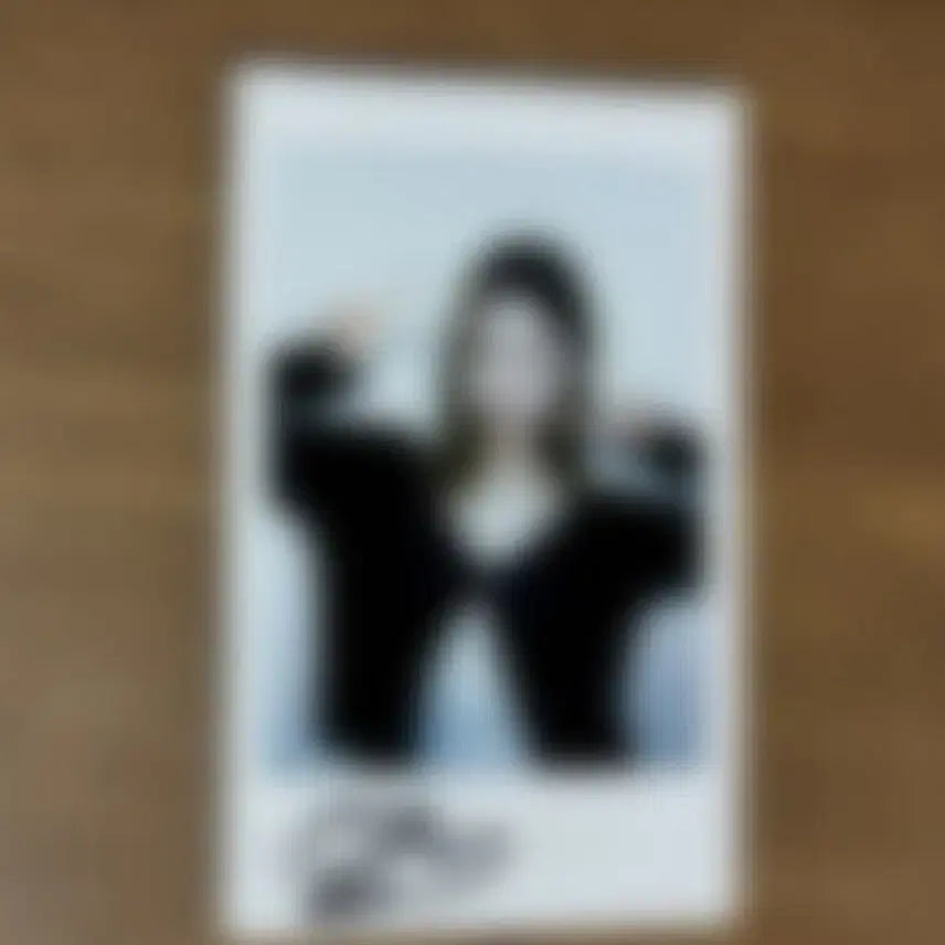 [BUNJANG] tripleS Jueun Signed Polaroid / 트리플에스 주빈 싸인 폴라로이드 싸폴