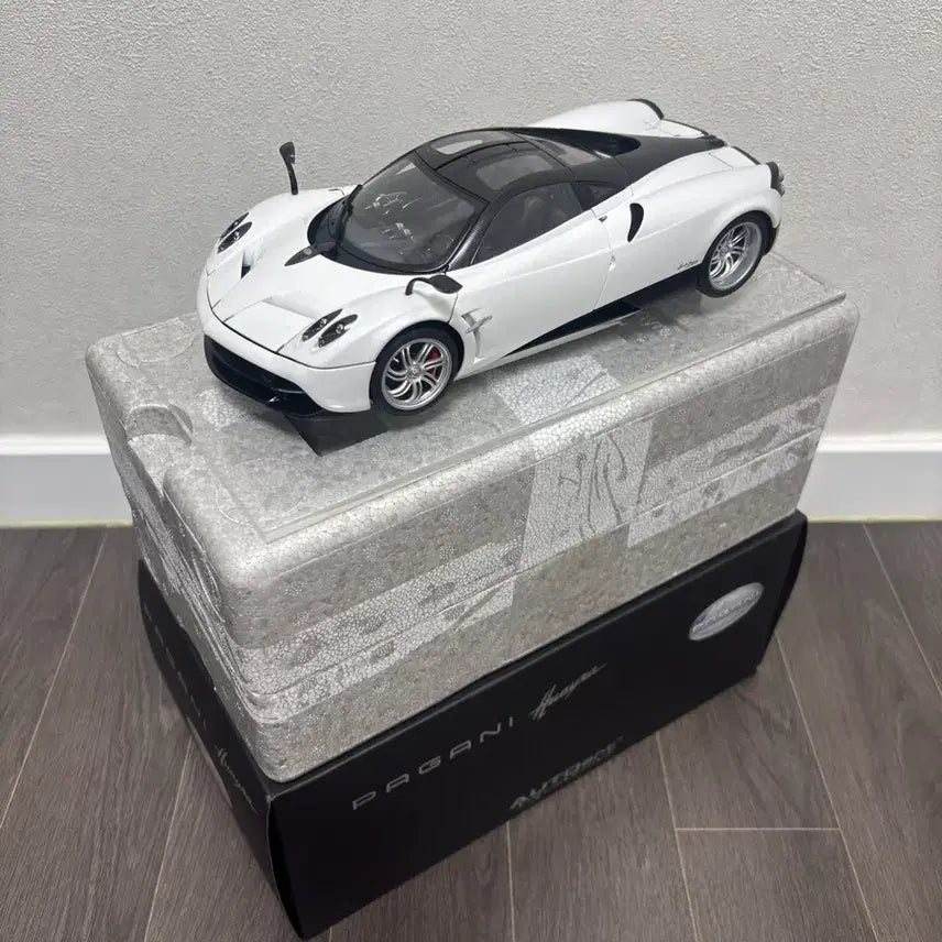[BUNJANG] Autoart 1:18 Pagani Huayra Diecast Model / 1:18 오토아트 파가니 와이라 다이캐스트
