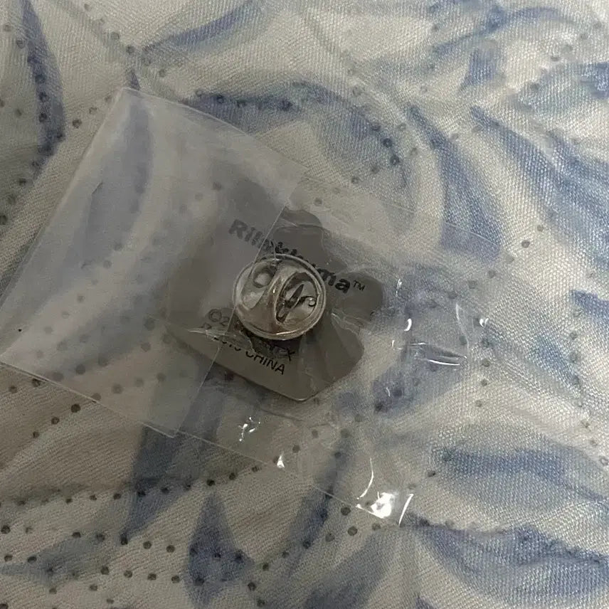 [BUNJANG] Rilakkuma Osaka Limited Pin Badge / 리락쿠마 오사카 한정 핀뱃지