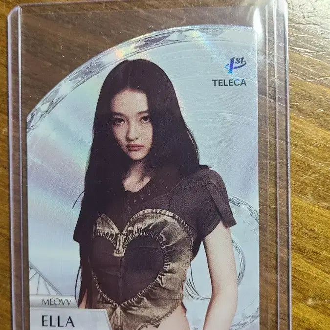 [BUNJANG] MEOWVV Ella 1st Teleca SP Die-Cut Photocard / MEOVV ELLA  sp 다이컷 포토카드 TELECA 1ST