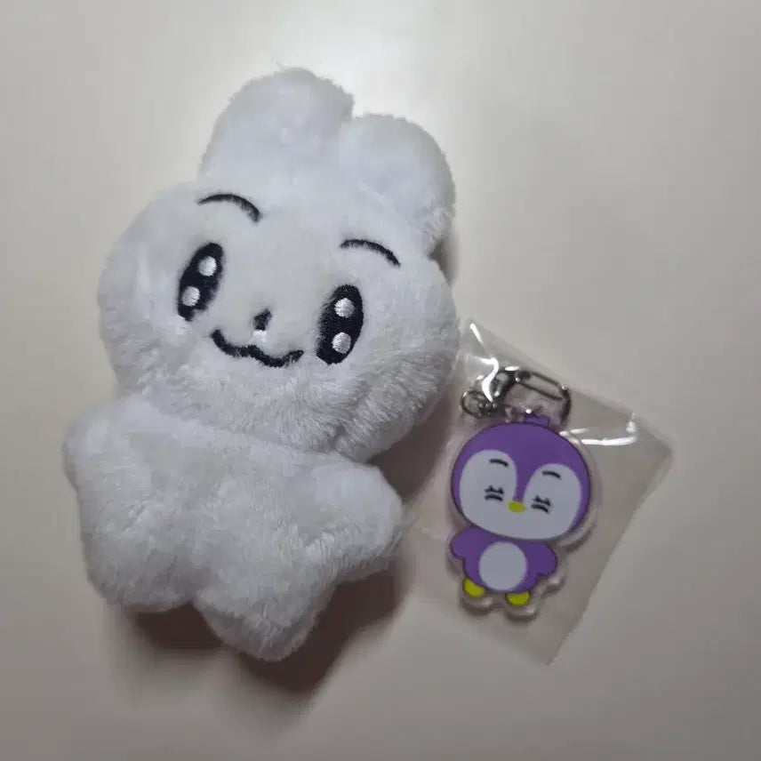 [BUNJANG] TXT Yeonjun Kai Lucky Draw Photocard Holder Keychain Bundle / 뽀바투 말랑빈 인형,  휴카 키링 판매! (수빈, 카이 랜포 각 한장씩 포함)