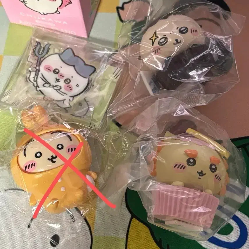 [BUNJANG] Cheekawa Figure &amp; Acrylic Bundle Set / 먼작귀 치이카와 피규어, 아크릴 일괄