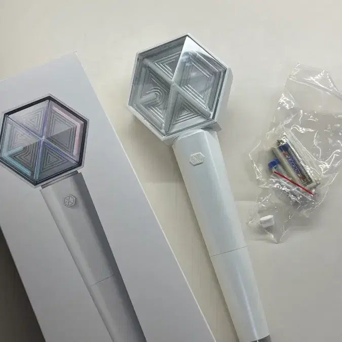 [BUNJANG] EXO Official Light Stick Ver. 3 with Battery Pack / EXO 공식 응원봉 배터리팩 포함