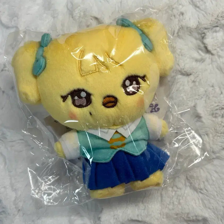 [BUNJANG] IVE Everland Reina Duck Charm Pop-up MD Goods POB / 아이브에버랜드레이나오리인형키링팝업엠디굿즈특전