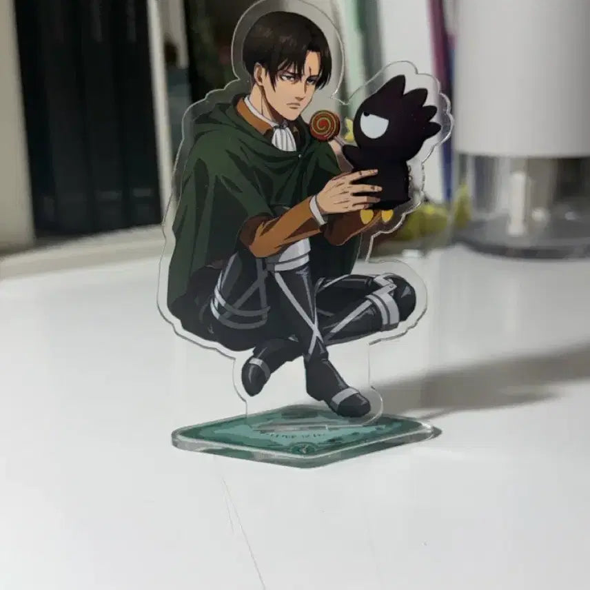 [BUNJANG] Attack on Titan Levi Ackerman Acrylic Stand / 진격의 거인 리바이 아크릴 스탠드
