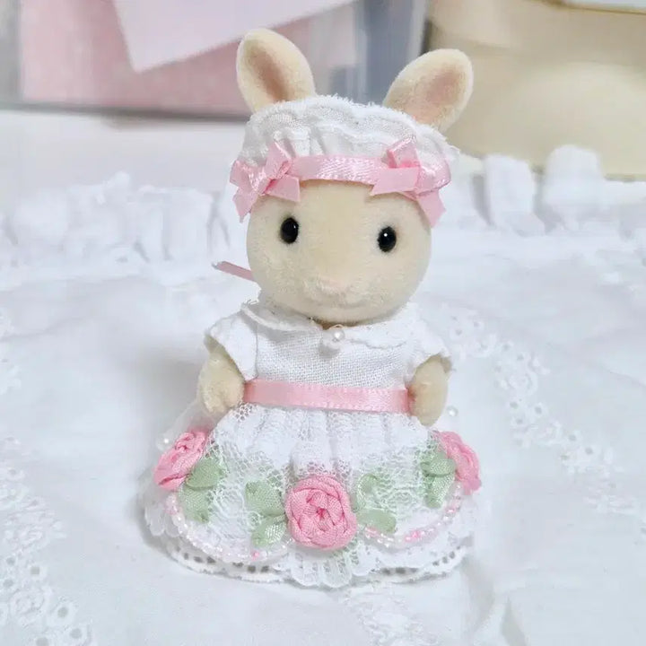 [BUNJANG] Sylvanian Families Milk Rabbit Girl Outfit Bundle / 실바니안 밀크토끼소녀 의상일괄