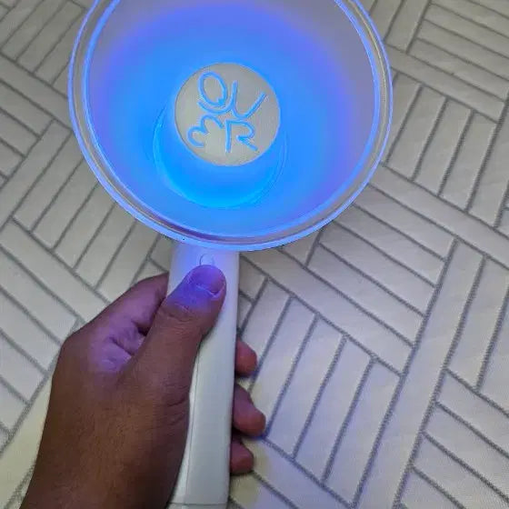 [BUNJANG] QWER Official Light Stick / QWER 공식 응원봉 팝니다 바인더 서비스