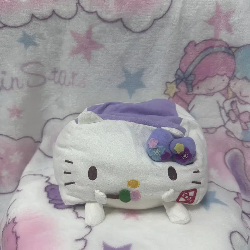 [BUNJANG] Sanrio Classic Mochi Snow White Kotatsu Kitty Plush / 고전 산리오 모찌 백설기 코타츠 키티 인형