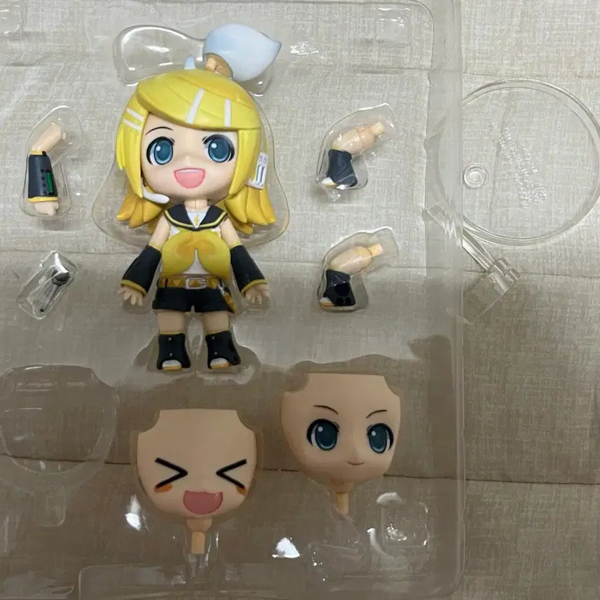 [BUNJANG] Kagamine Rin Nendoroid Figure 