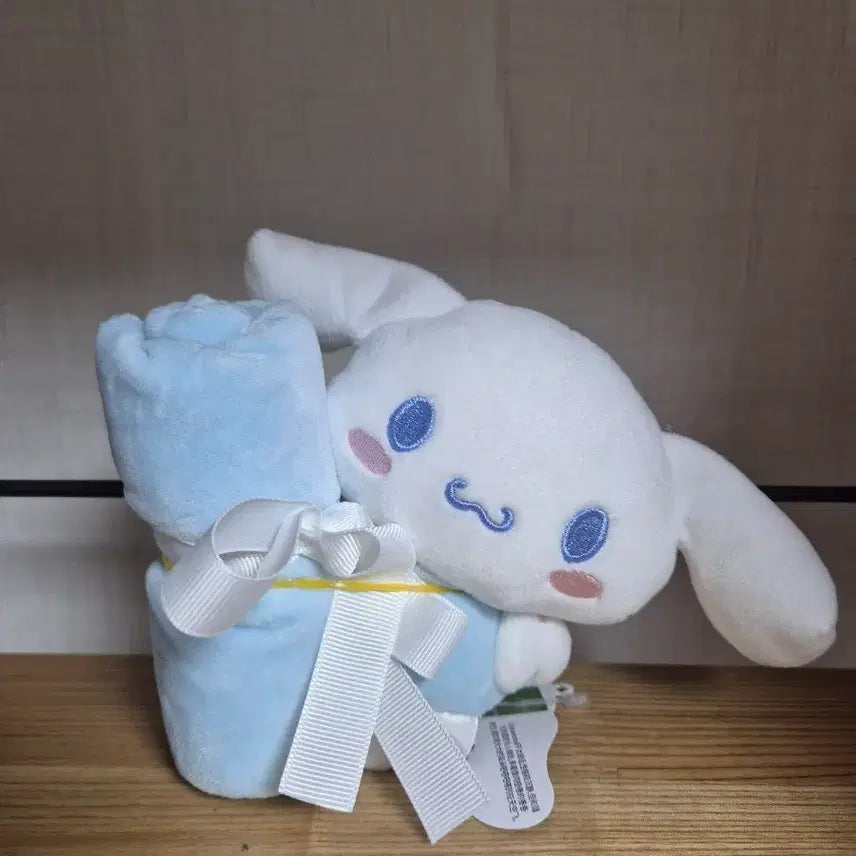 [BUNJANG] Sanrio Cinnamoroll Holding Blanket Plush Toy / [희귀매물] 산리오 시나모롤 손수건 인형