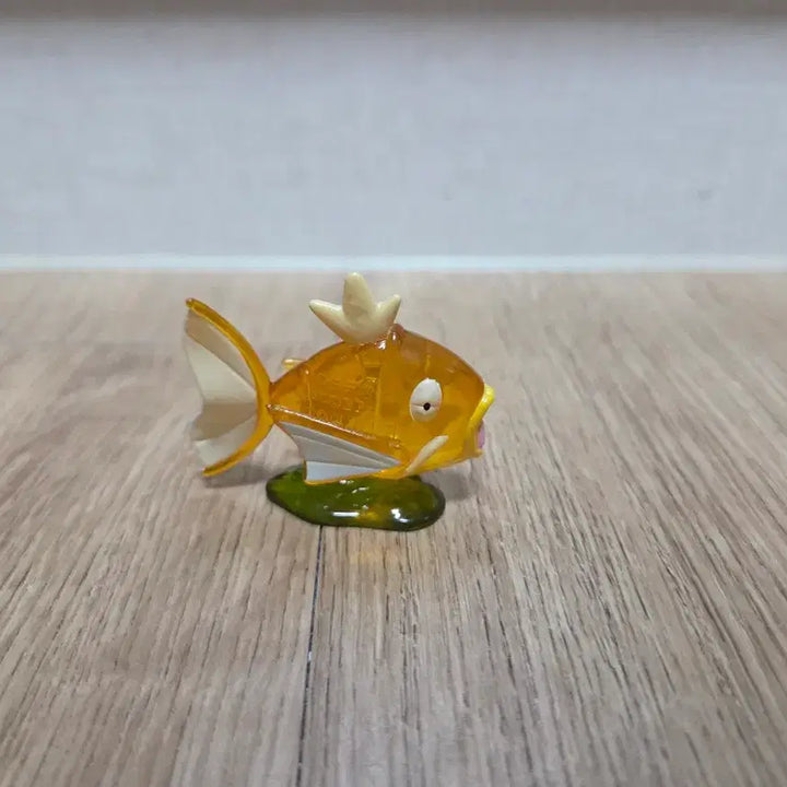 [BUNJANG] Pokemon Moncolle Clear Shiny Magikarp Figure / 포켓몬 몬코레 클리어 잉어킹 이로치 피규어