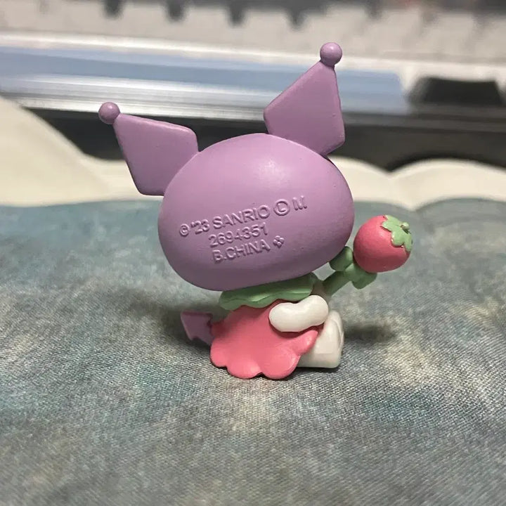 [BUNJANG] Kuromi Strawberry Figure / 쿠로미 딸기 피규어
