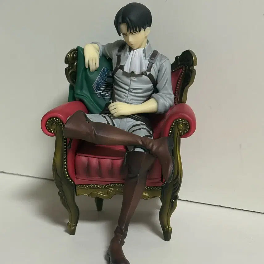 [BUNJANG] Attack on Titan Levi Ichiban Kuji Soaring Survey Corps A Prize Sitting Figure / 진격의거인 리바이 제일복권 이치방쿠지 날아라 조사병단 a상 좌상 피규어