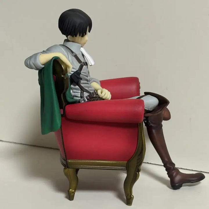 [BUNJANG] Attack on Titan Levi Ichiban Kuji Soaring Survey Corps A Prize Sitting Figure / 진격의거인 리바이 제일복권 이치방쿠지 날아라 조사병단 a상 좌상 피규어