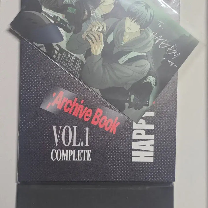[BUNJANG] Happy Together Archive Book (Postcard Included) + Film Set / 해피투게더 아카이브북(엽서포함)+필름세트