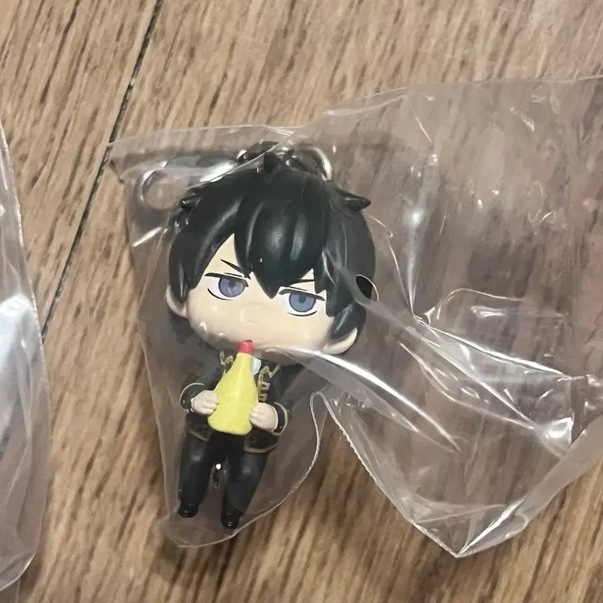 [BUNJANG] Gintama Da Rong Gacha Part 2 Elizabeth &amp; Hijikata Bundle Set (Sealed) / 일괄, 미개봉) 은혼 대롱가챠 2탄 엘리자베스, 히지카타
