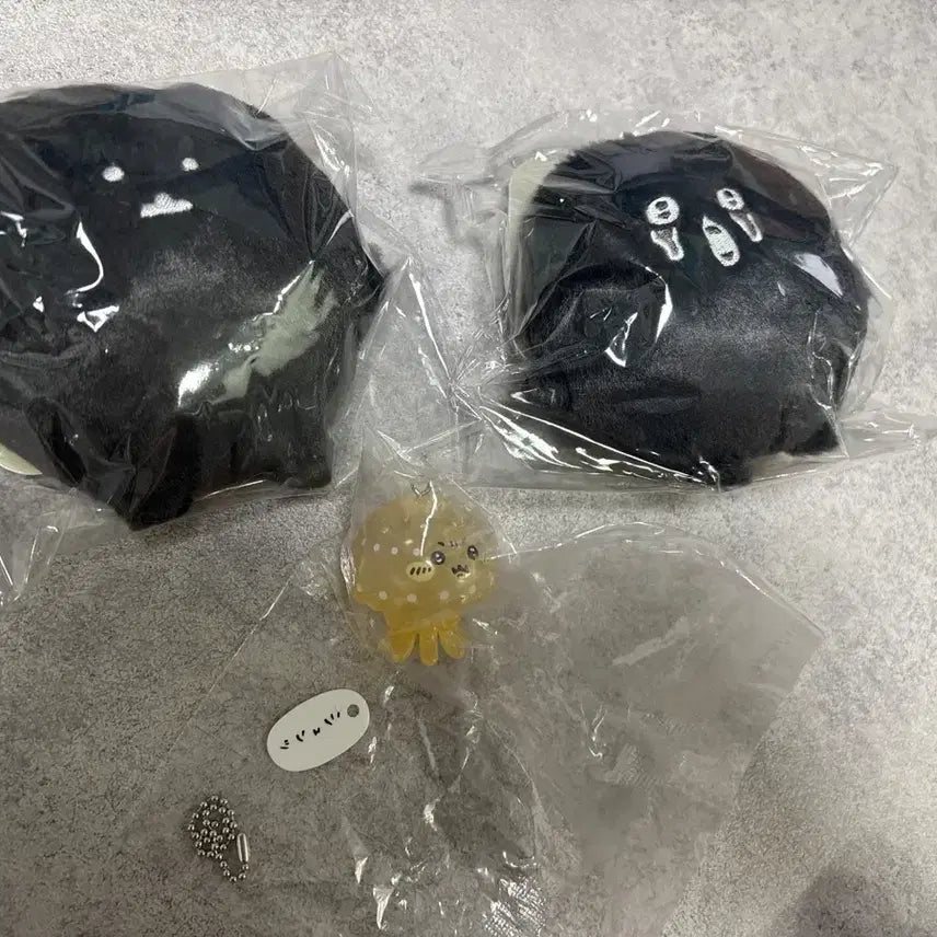 [BUNJANG] Nongdamgom Kuji Korokke &amp; Jellyfish Keychain Set / 농담곰 쿠지 고로케 + 해파리 키링 세트 (일괄 판매)