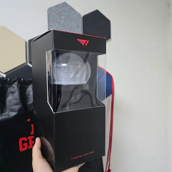 [BUNJANG] T1 Homeground Goods &amp; Lightstick Bundle / T1 홈그라운드 굿즈 및 응원봉