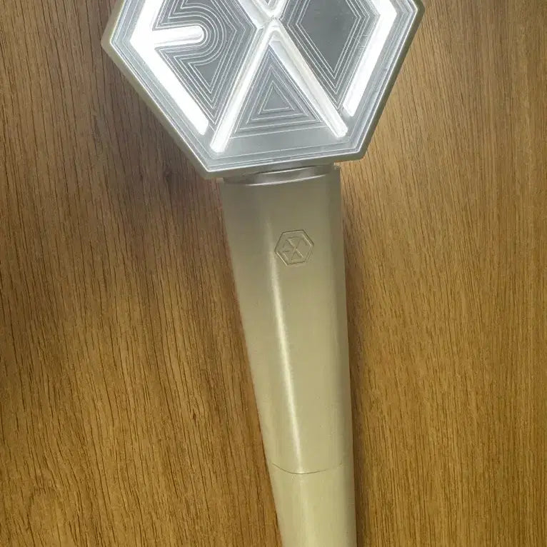 [BUNJANG] EXO Official Light Stick / 엑소 응원봉 에리봉