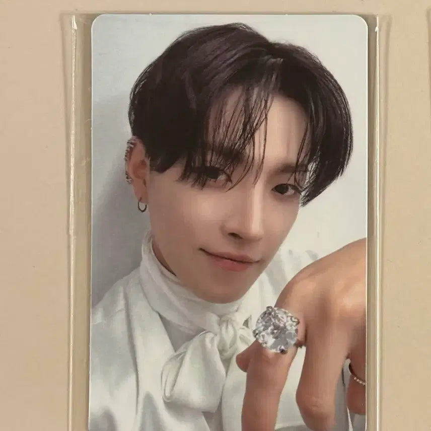 [BUNJANG] ATEEZ x ANITEZ In DEJAVU Pop-up Lucky Draw Hongjoong Photocard / 에이티즈 X 애니티즈 인 데자부 팝업 5만원 특전(홍중)