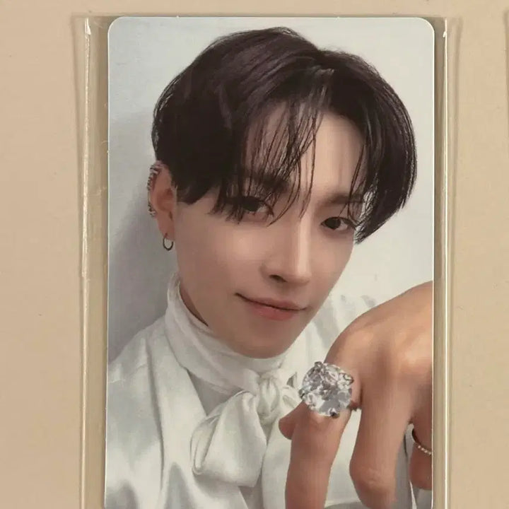 [BUNJANG] ATEEZ x ANITEZ In DEJAVU Pop-up Lucky Draw Hongjoong Photocard / 에이티즈 X 애니티즈 인 데자부 팝업 5만원 특전(홍중)