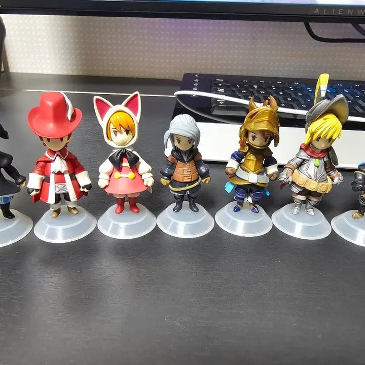 [BUNJANG] Final Fantasy III Trading Arts Mini Figures Set of 7 / 트레이딩 아츠 미니 파이널 판타지 III 피규어 7종