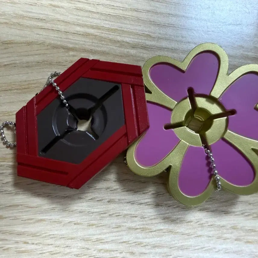 [BUNJANG] Demon Slayer Hashira Giyu &amp; Mitsuri Tsuba Keychain Set / 귀칼 코등이 기유,미츠리 일괄 판매 합니다