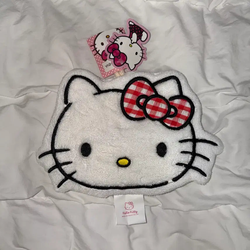 [BUNJANG] Sanrio Hello Kitty Face Hand Towel / 산리오 헬로키티 키티 페이스 핸드타올 핸드타월 새상품