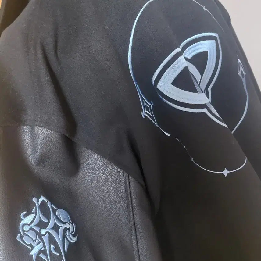 [BUNJANG] Genshin Impact 5th Anniversary Stadium Jacket XL / 원신 5주년 기념 스타디움 자켓 XL